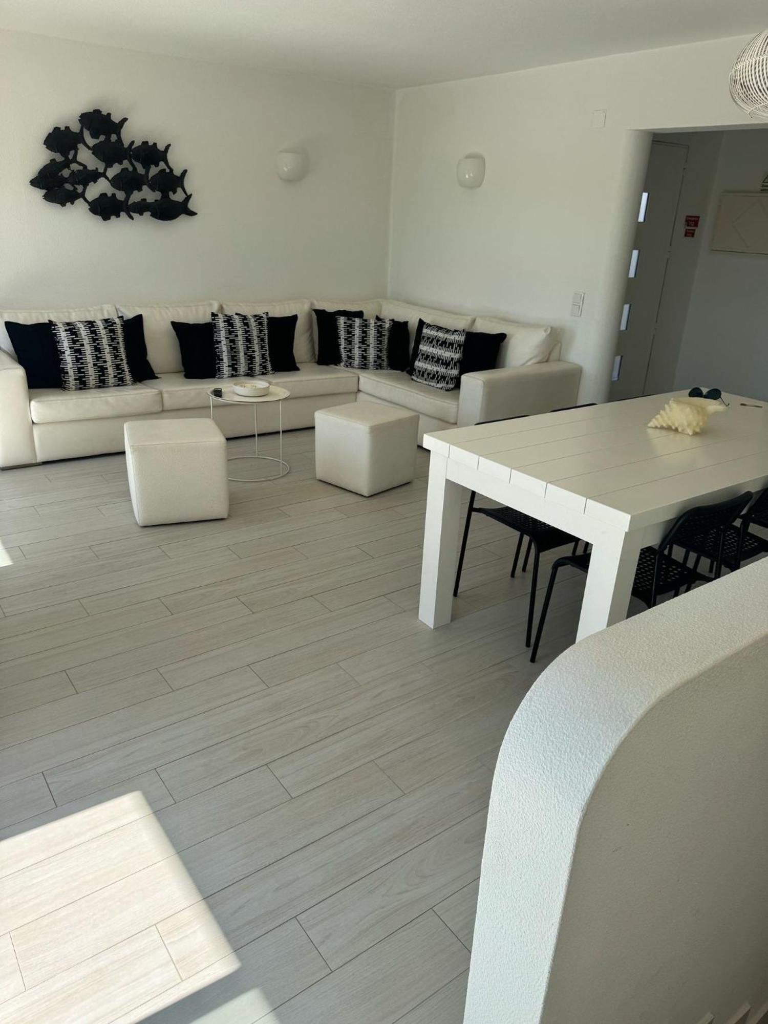 Beautiful Set In The Heart Of Quinta - Newly Refurbished Apartment